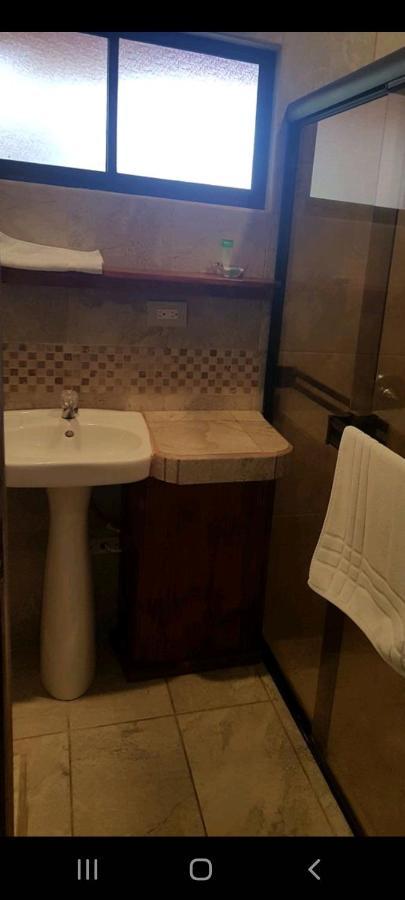 Hotel La Cueva Limon Екстериор снимка